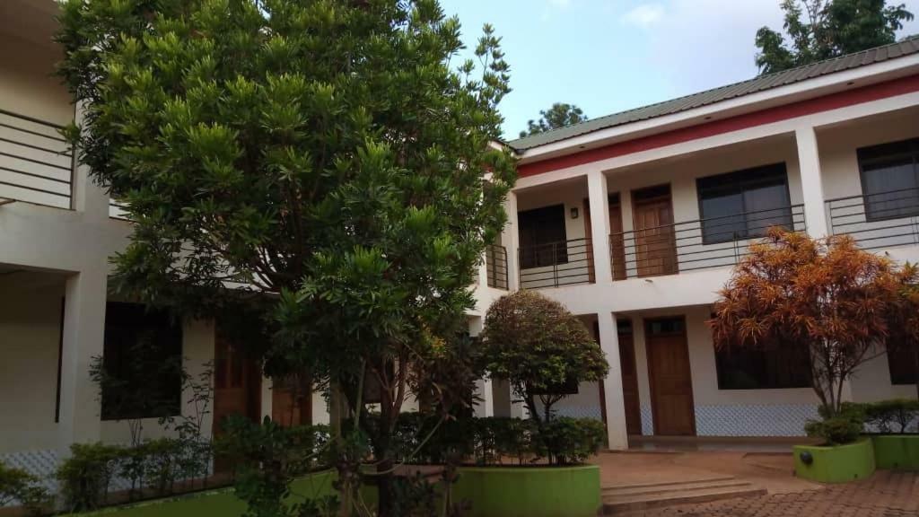 Kanberra Hotel Lira Exterior photo